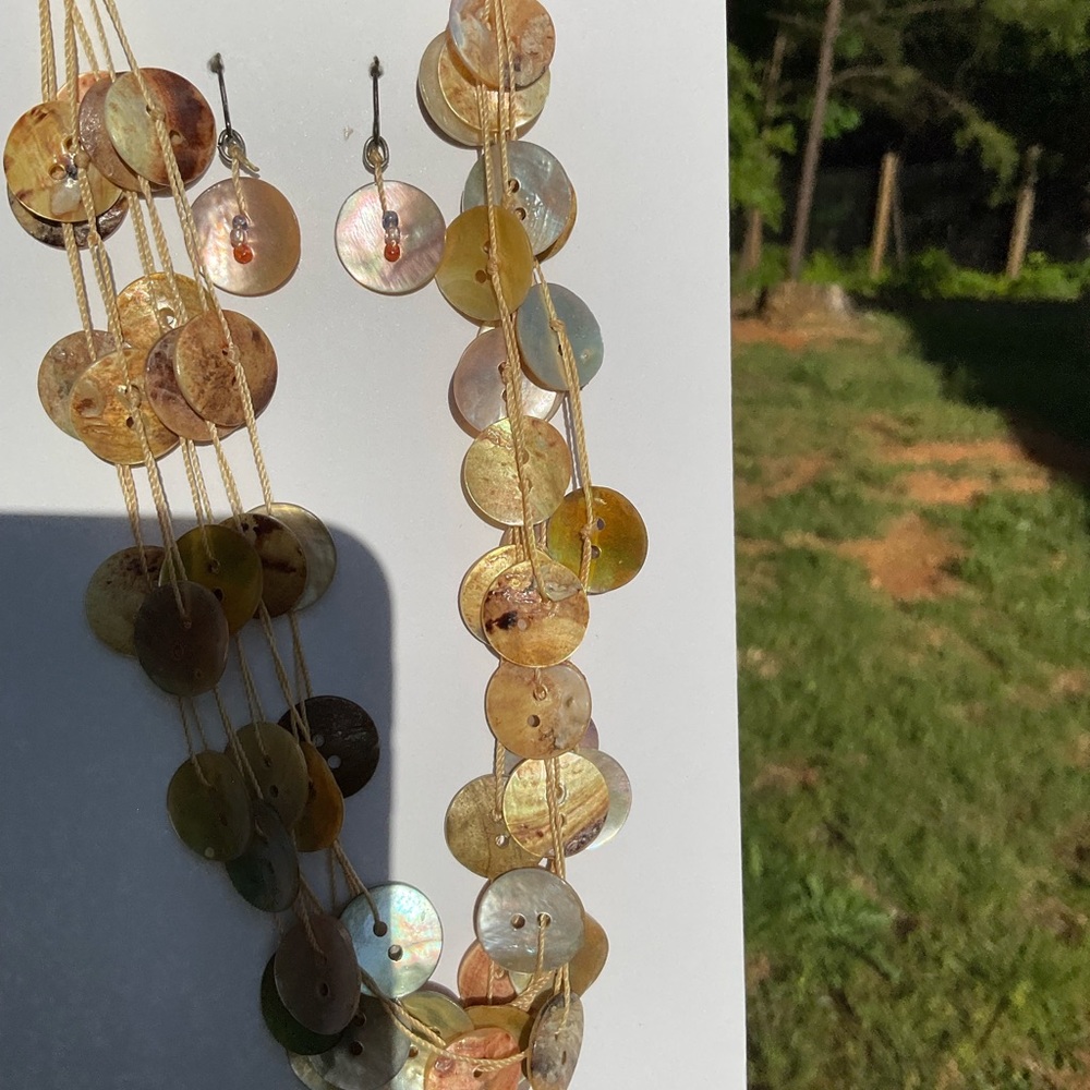 Shell Button Necklace and Earring Set - Picture 3 of 11